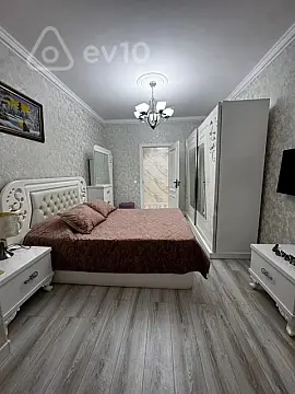 Satılır 2 otaqlı köhnə tikili 65 m²