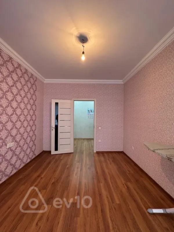Kirayə verilir 4 otaqlı yeni tikili 150 m²
