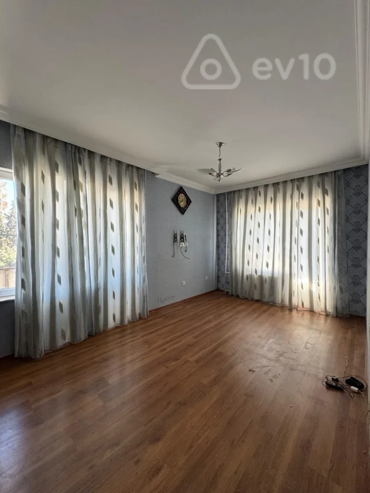 Kirayə verilir 4 otaqlı yeni tikili 150 m²