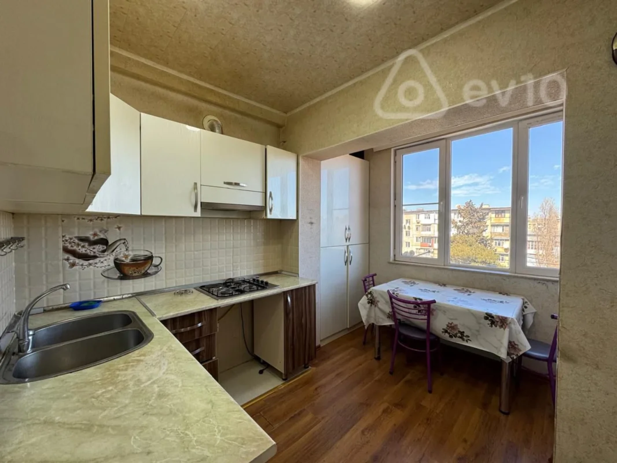 Kirayə verilir 4 otaqlı yeni tikili 150 m²