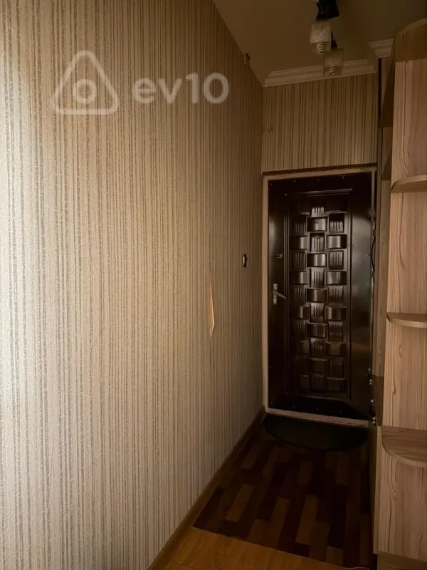 Kirayə verilir 2 otaqlı köhnə tikili 65 m²