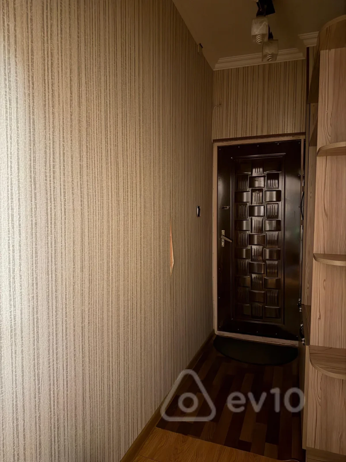 Kirayə verilir 2 otaqlı köhnə tikili 65 m²