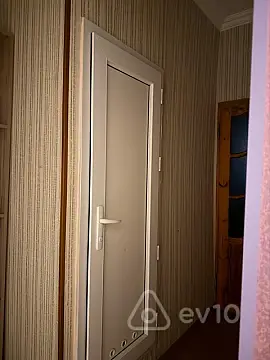 Kirayə verilir 2 otaqlı köhnə tikili 65 m²