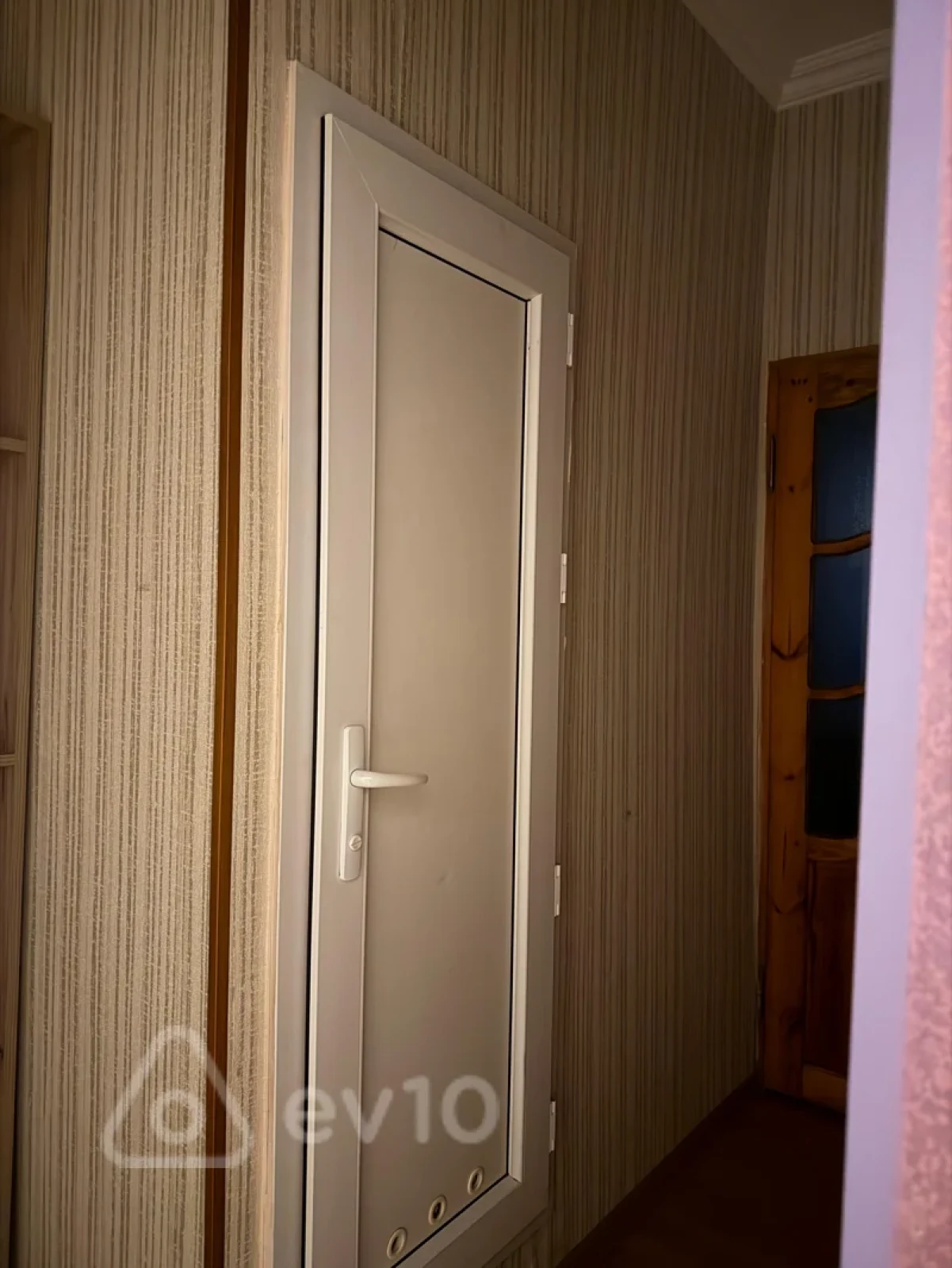 Kirayə verilir 2 otaqlı köhnə tikili 65 m²