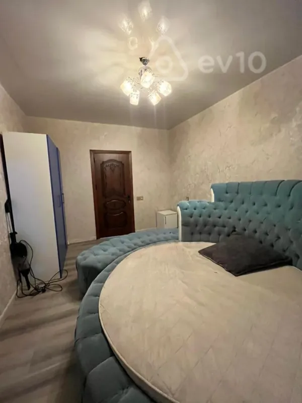 Kirayə verilir 3 otaqlı yeni tikili 90 m²