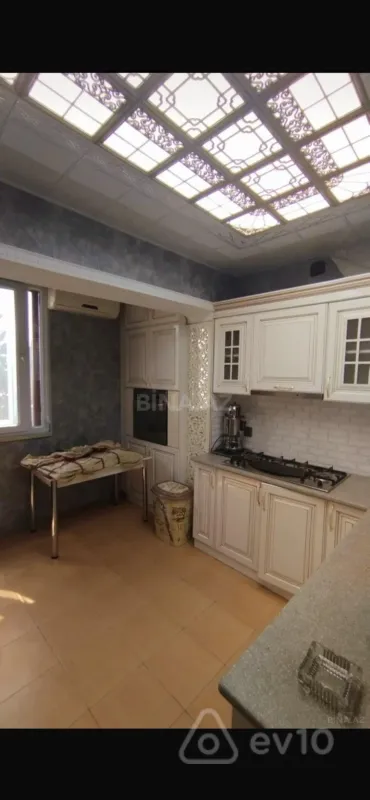 Kirayə verilir 1 otaqlı köhnə tikili 50 m²