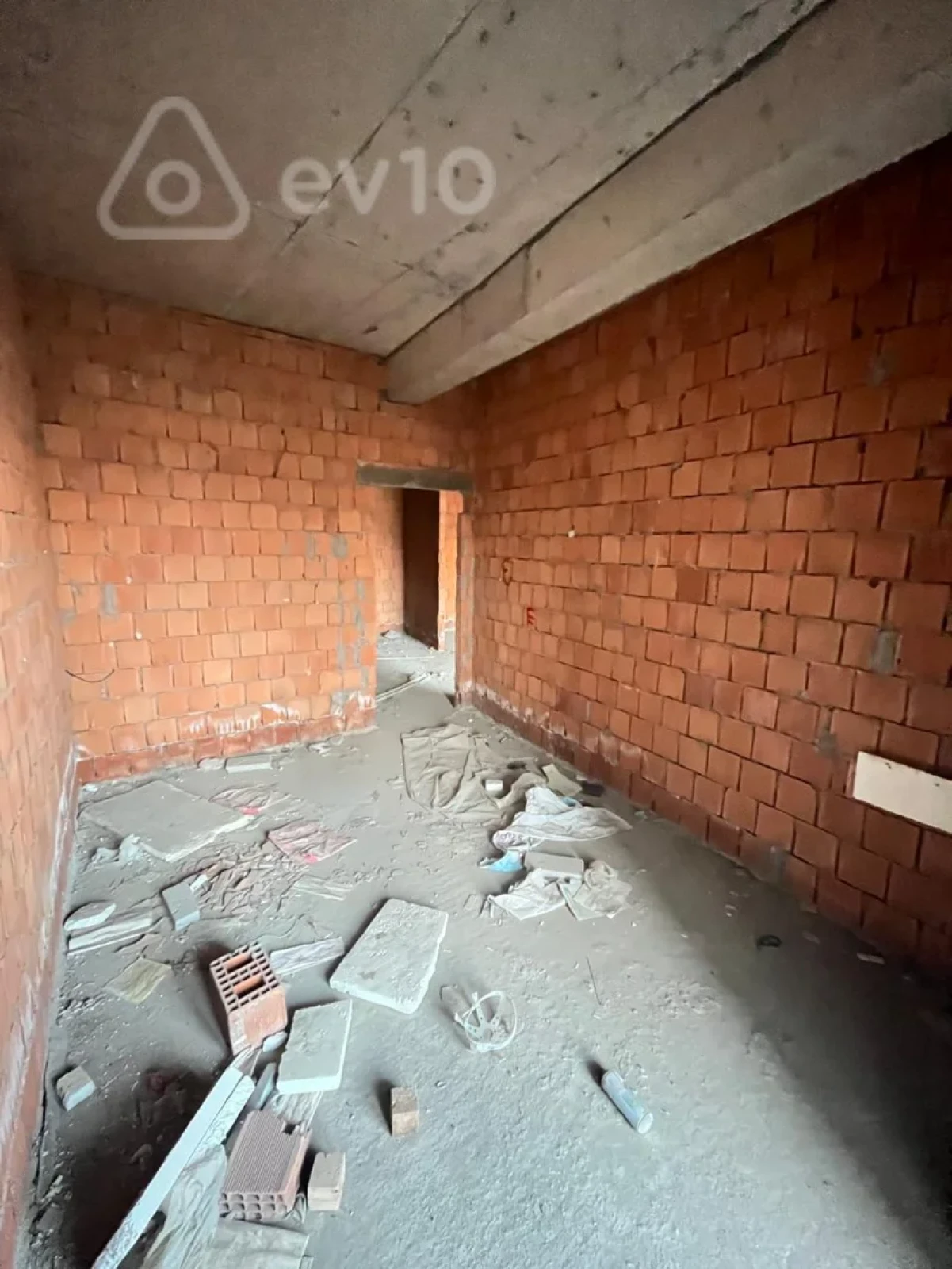 Satılır 2 otaqlı yeni tikili 89 m²