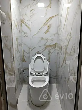 Satılır 3 otaqlı köhnə tikili 100 m²