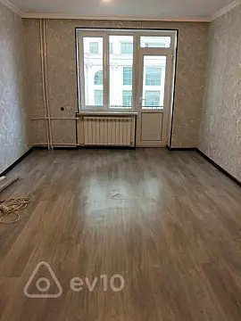 Satılır 3 otaqlı köhnə tikili 100 m²