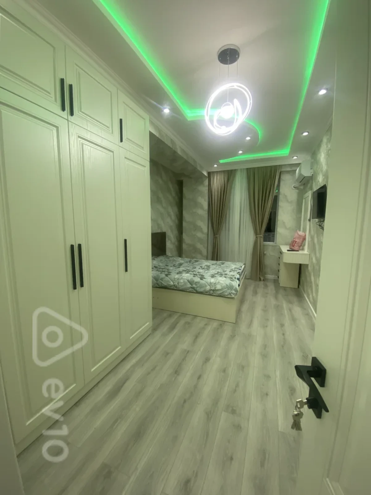 Kirayə verilir 2 otaqlı yeni tikili 60 m²