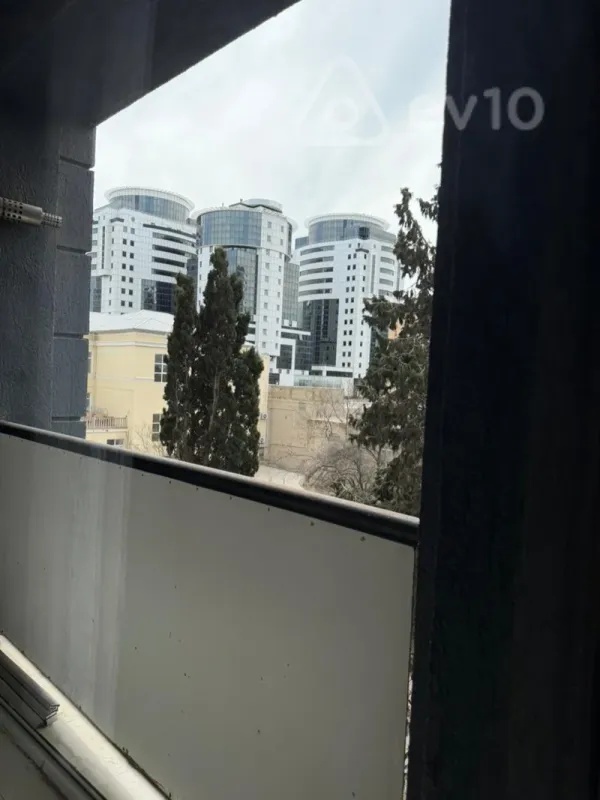 Kirayə verilir 2 otaqlı yeni tikili 75 m²