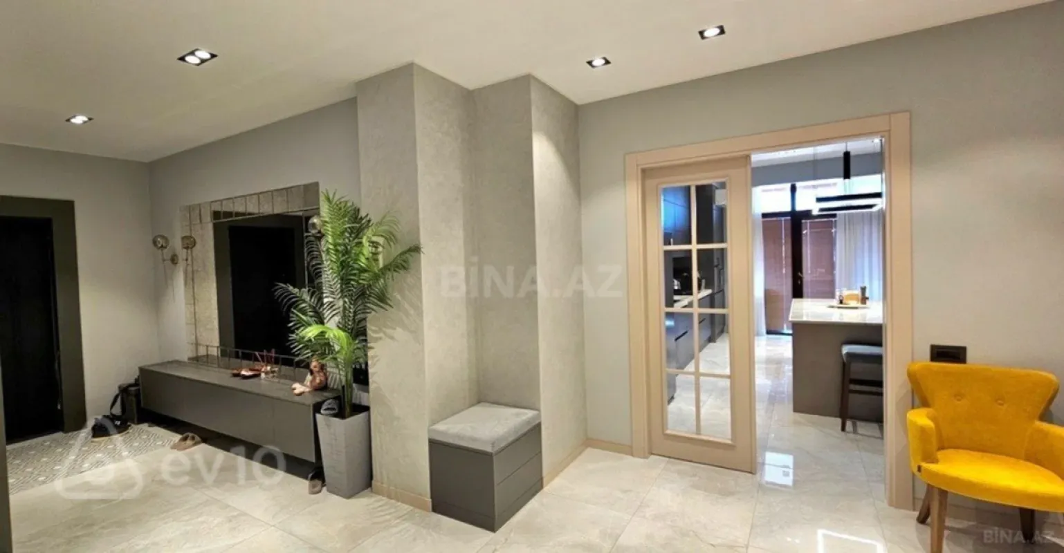 Kirayə verilir 4 otaqlı yeni tikili 229 m²