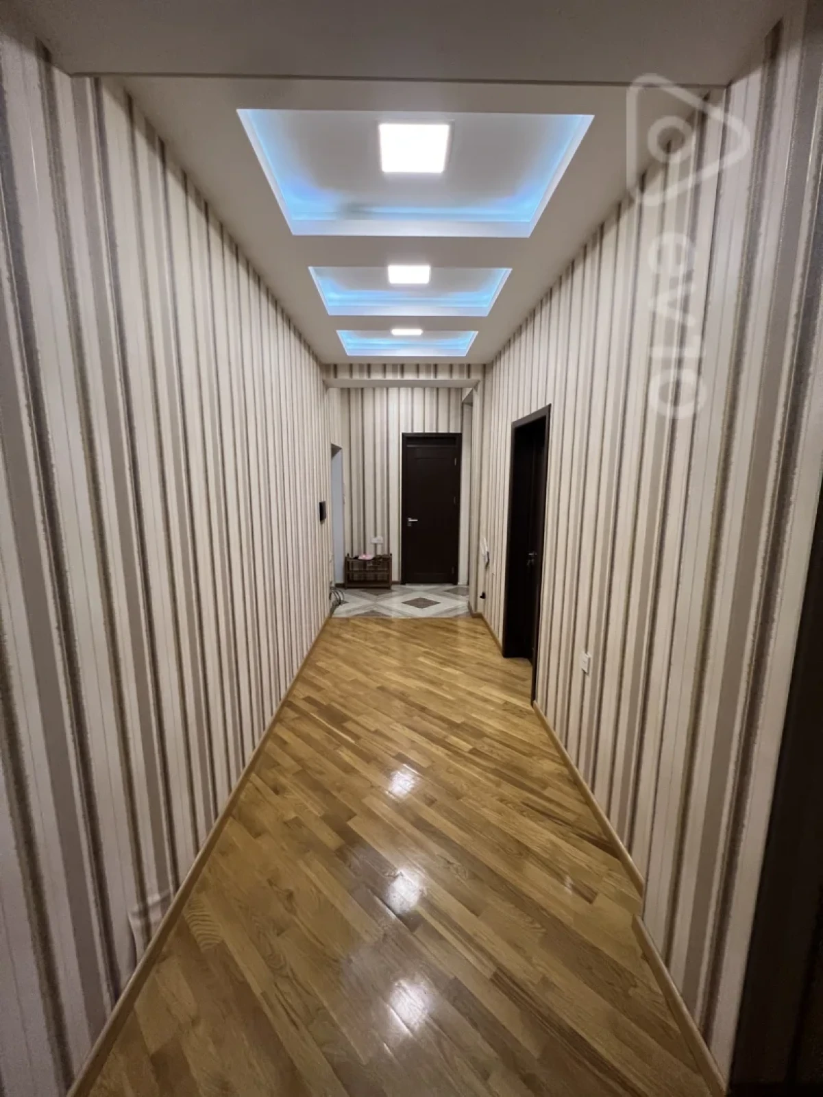 Satılır 3 otaqlı yeni tikili 135 m²
