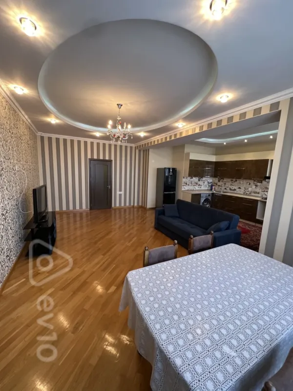 Satılır 3 otaqlı yeni tikili 135 m²