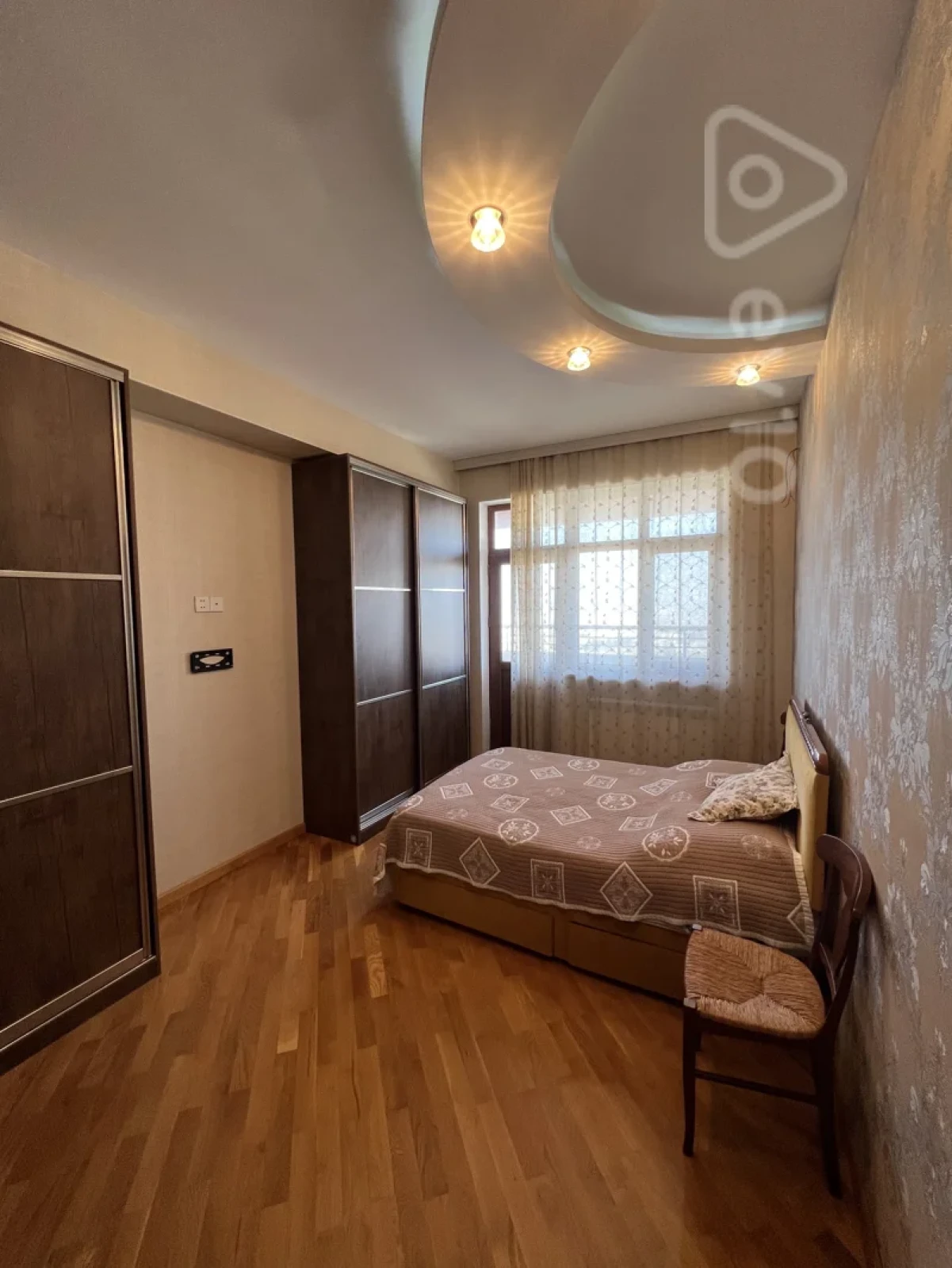 Satılır 3 otaqlı yeni tikili 135 m²