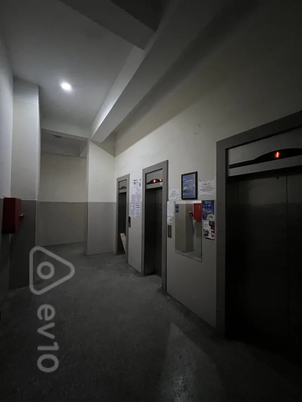 Satılır 3 otaqlı yeni tikili 135 m²