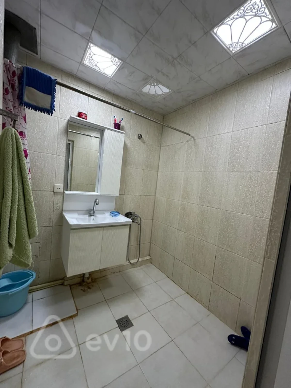 Kirayə verilir 3 otaqlı köhnə tikili 80 m²