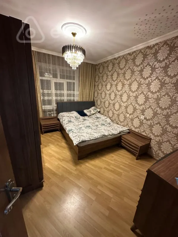 Kirayə verilir 3 otaqlı köhnə tikili 80 m²