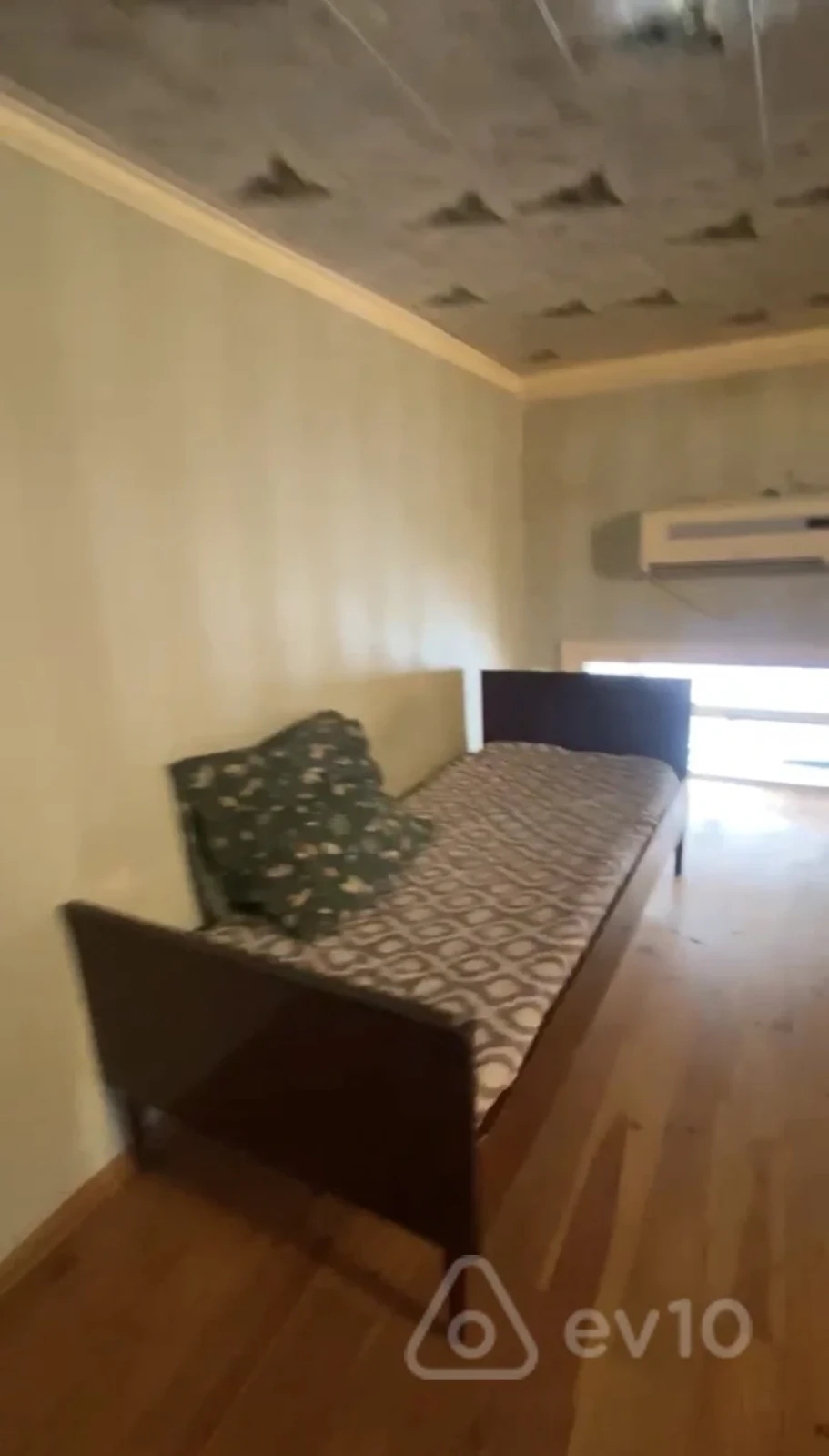 Kirayə verilir 2 otaqlı köhnə tikili 55 m²