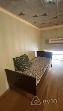 Kirayə verilir 2 otaqlı köhnə tikili 55 m²