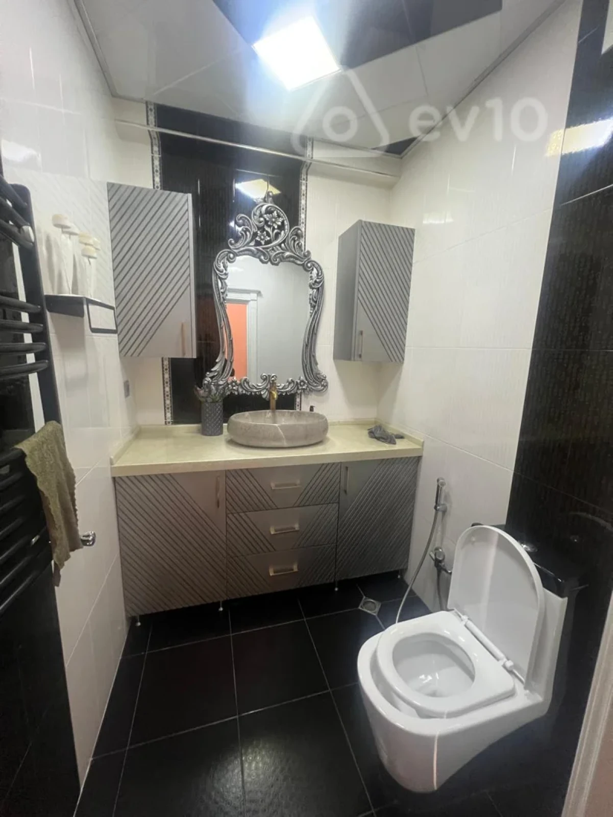 Satılır 3 otaqlı yeni tikili 130 m²