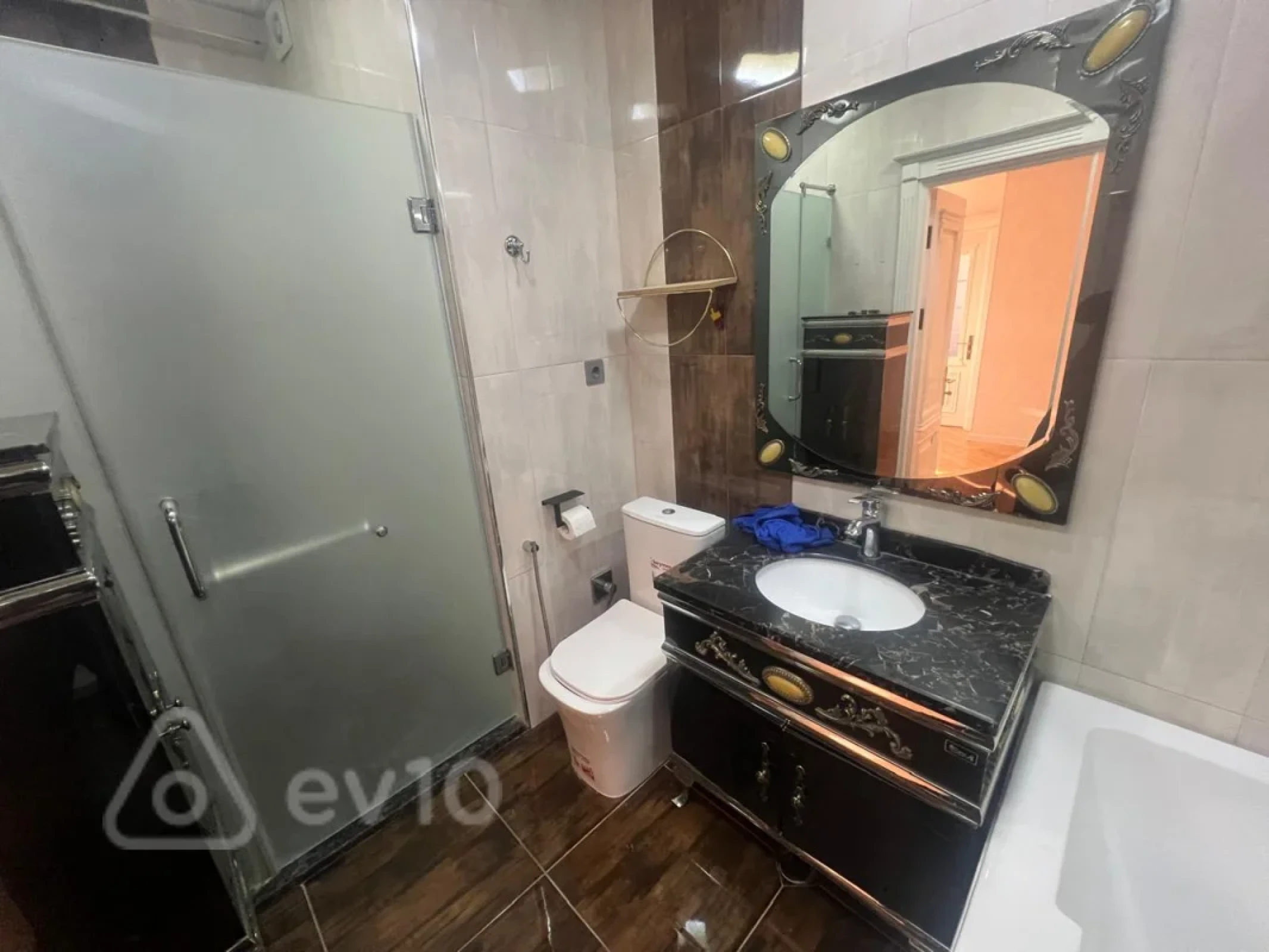 Satılır 3 otaqlı yeni tikili 130 m²