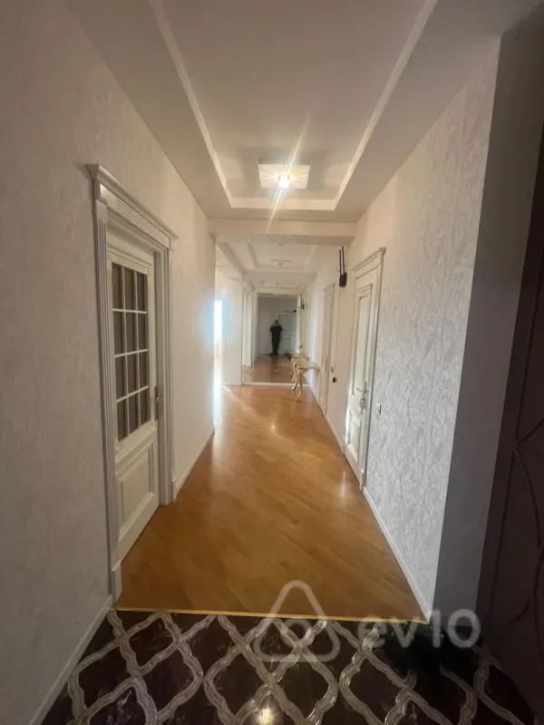 Satılır 3 otaqlı yeni tikili 130 m²