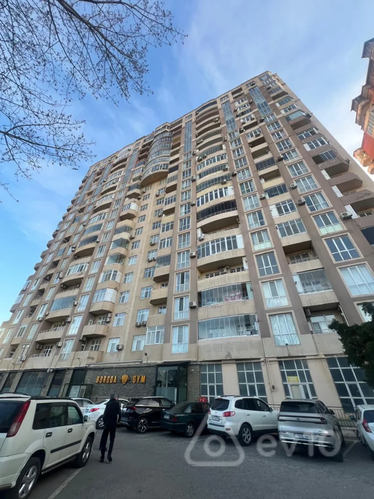 Satılır 3 otaqlı yeni tikili 130 m²