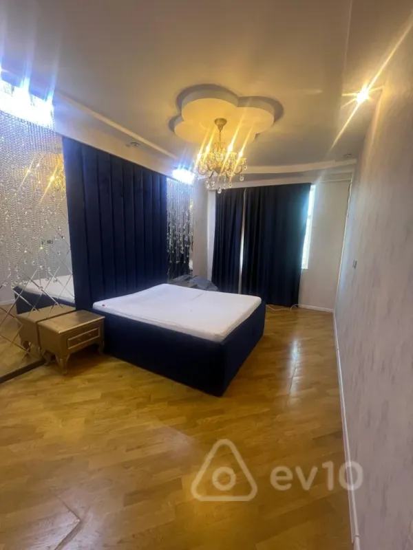 Satılır 3 otaqlı yeni tikili 130 m²