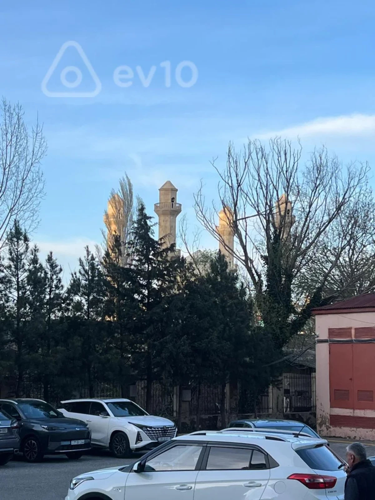 Satılır 3 otaqlı yeni tikili 130 m²