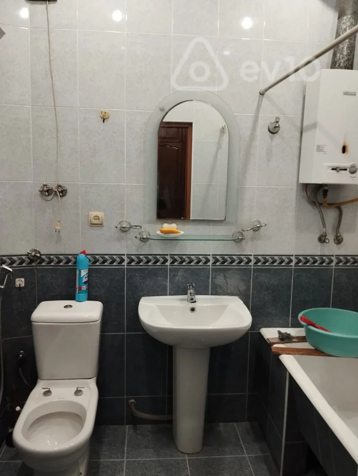 Kirayə verilir 2 otaqlı köhnə tikili 60 m²