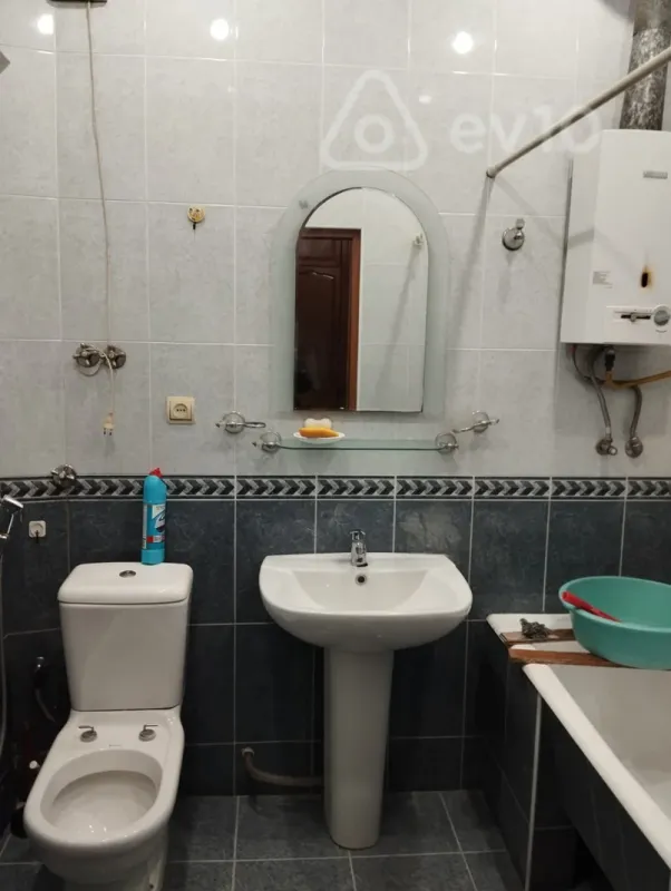 Kirayə verilir 2 otaqlı köhnə tikili 60 m²