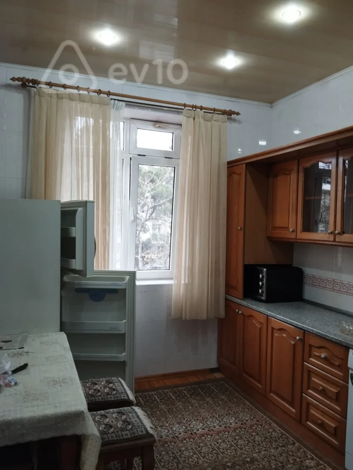 Kirayə verilir 2 otaqlı köhnə tikili 60 m²