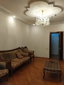 Kirayə verilir 2 otaqlı köhnə tikili 60 m²
