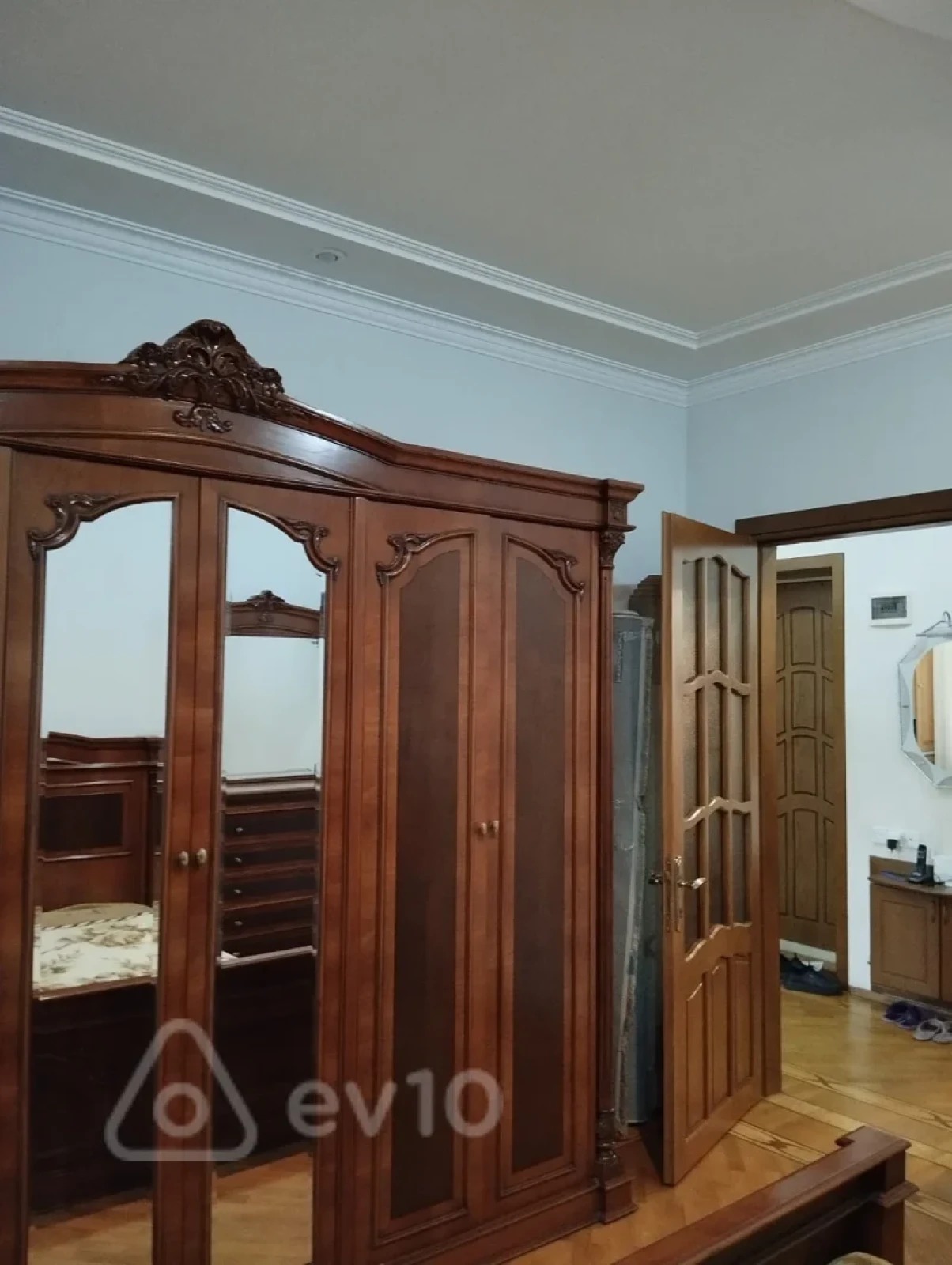 Kirayə verilir 2 otaqlı köhnə tikili 60 m²