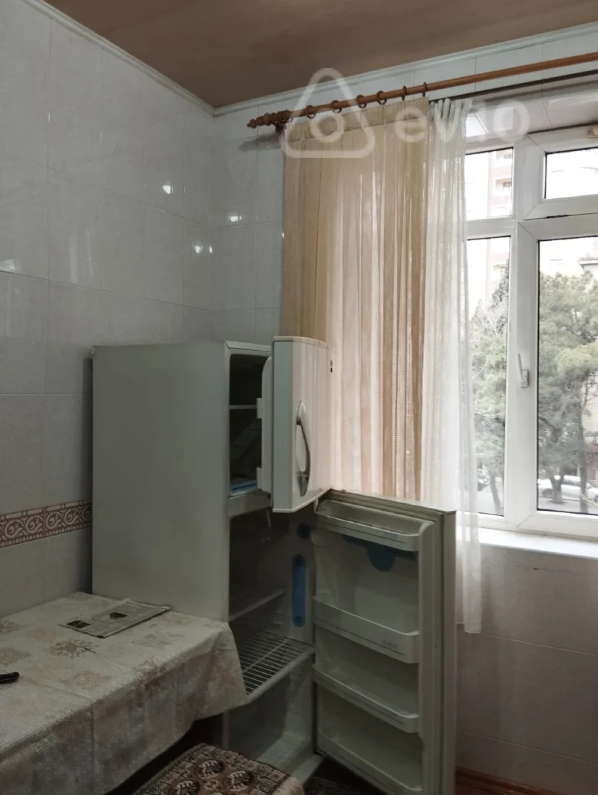 Kirayə verilir 2 otaqlı köhnə tikili 60 m²