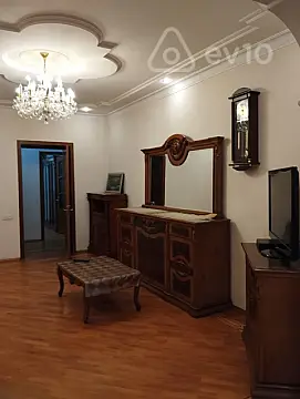 Kirayə verilir 2 otaqlı köhnə tikili 60 m²