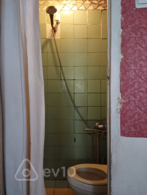 Kirayə verilir 3 otaqlı köhnə tikili 90 m²