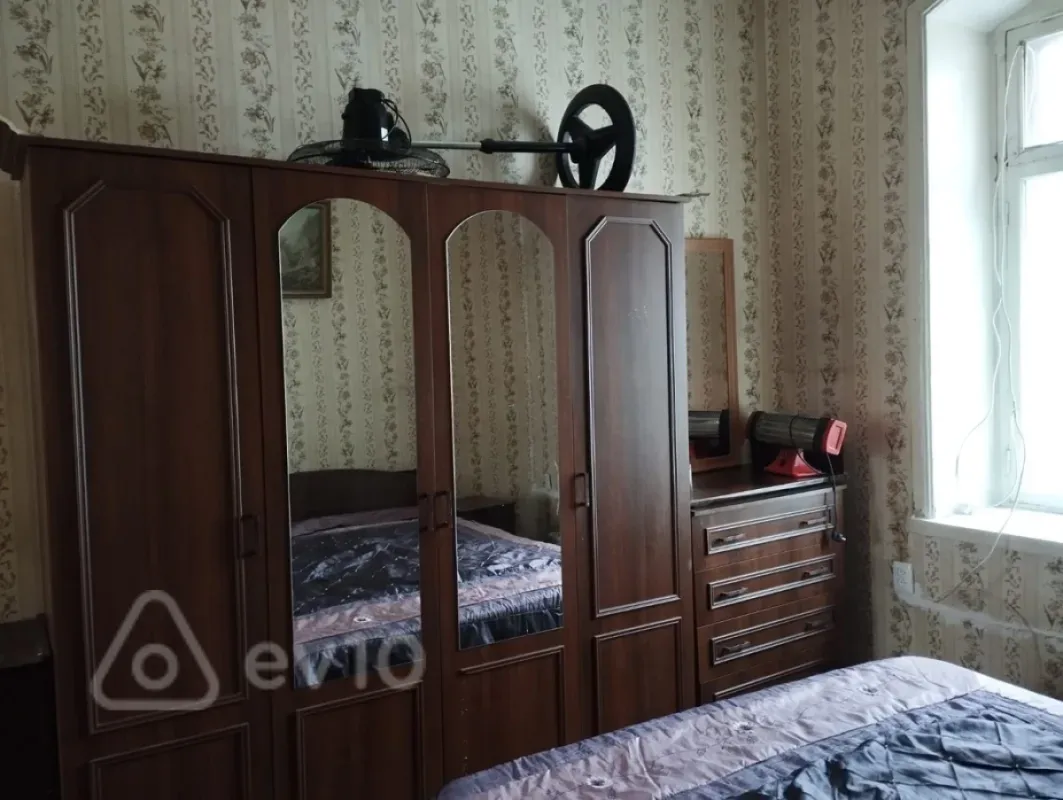 Kirayə verilir 3 otaqlı köhnə tikili 90 m²