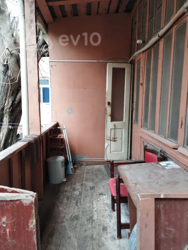 Kirayə verilir 3 otaqlı köhnə tikili 90 m²