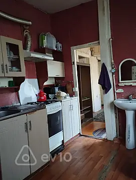 Kirayə verilir 3 otaqlı köhnə tikili 90 m²