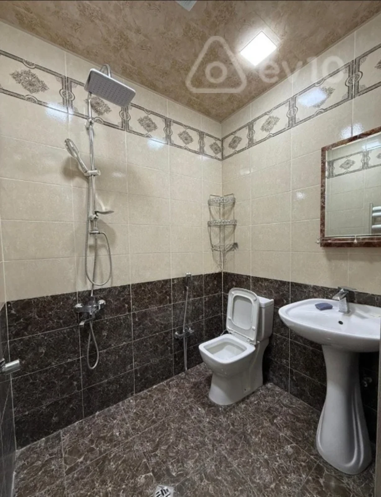 Kirayə verilir 3 otaqlı yeni tikili 95 m²