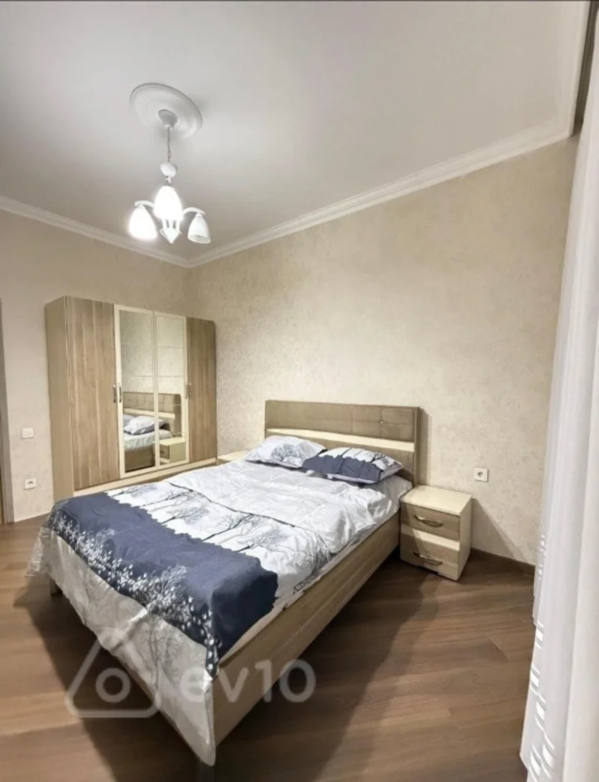 Kirayə verilir 3 otaqlı yeni tikili 95 m²