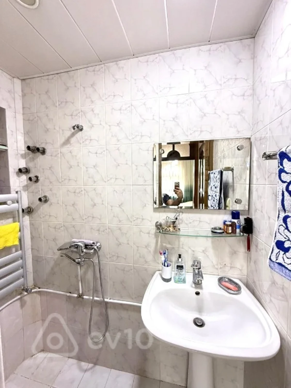 Satılır 3 otaqlı köhnə tikili 90 m²