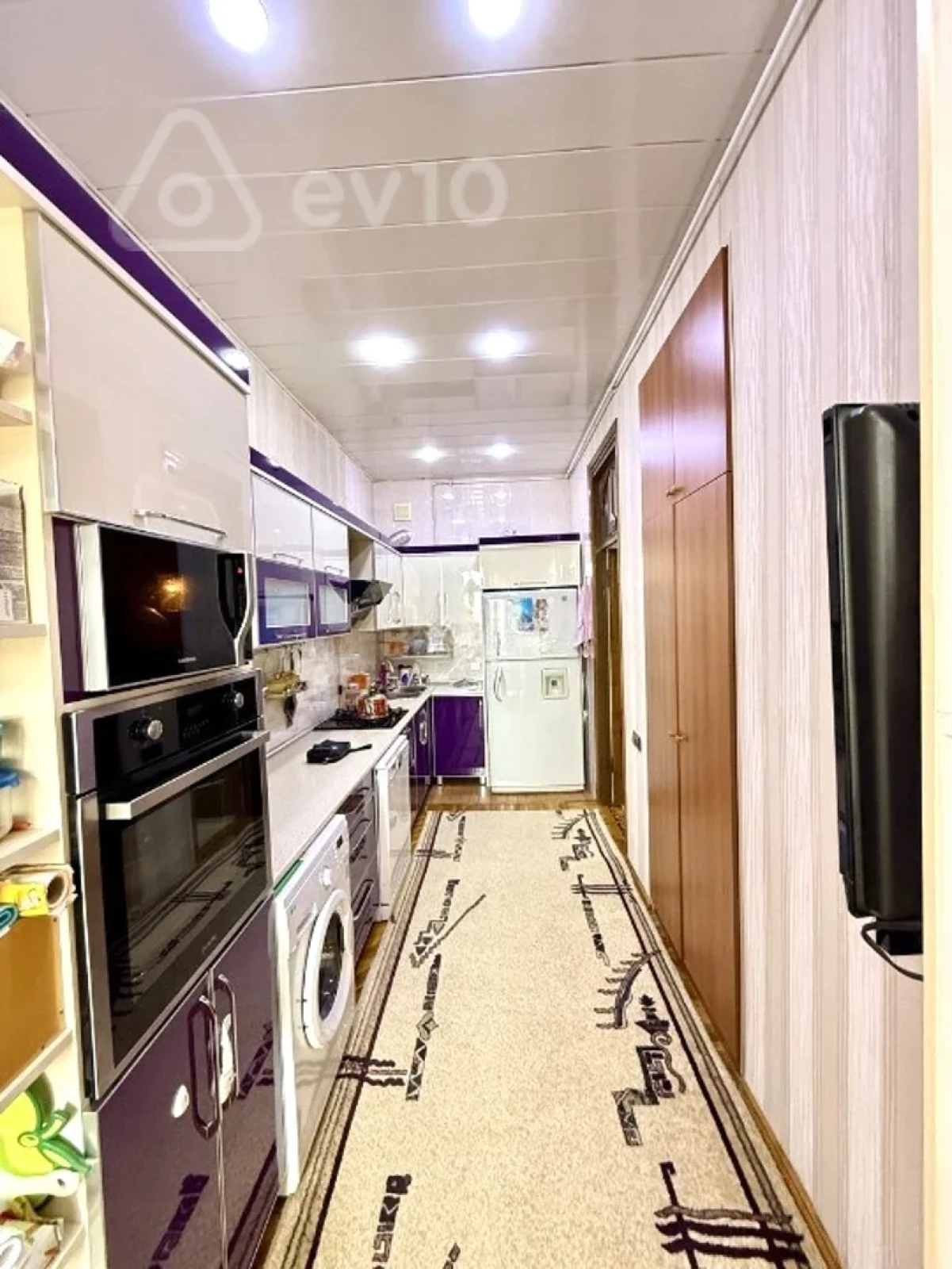 Satılır 3 otaqlı köhnə tikili 90 m²