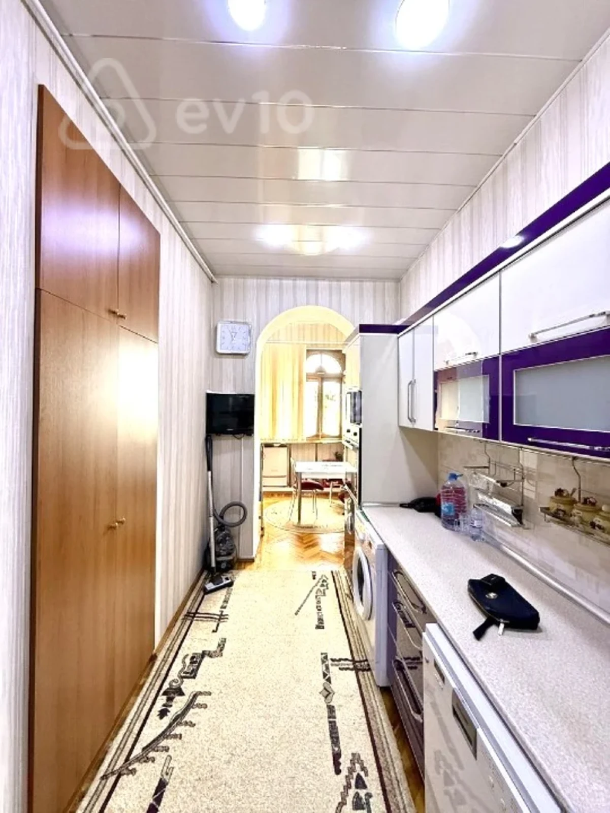 Satılır 3 otaqlı köhnə tikili 90 m²