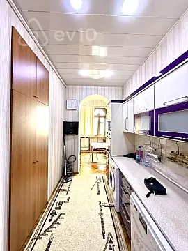 Satılır 3 otaqlı köhnə tikili 90 m²