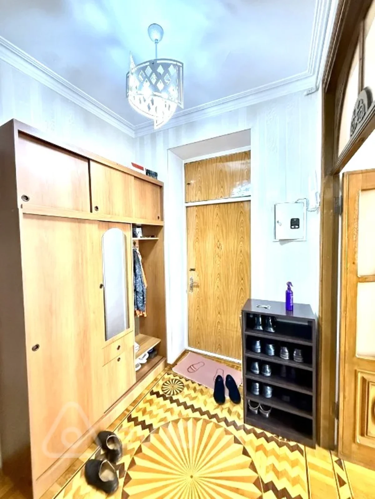 Satılır 3 otaqlı köhnə tikili 90 m²
