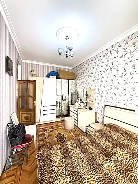 Satılır 3 otaqlı köhnə tikili 90 m²