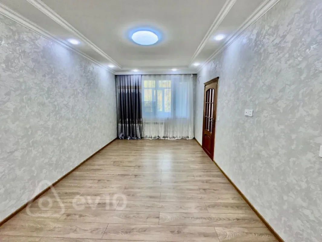 Kirayə verilir 2 otaqlı köhnə tikili 50 m²